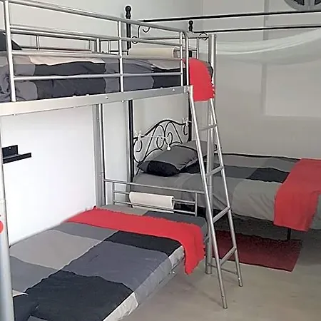 Hostel Terminal 3 *