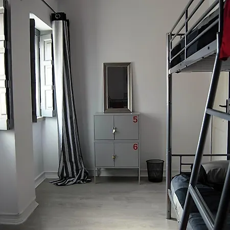 Terminal 3 Hostel *