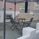 Auberge de jeunesse Terminal 3 *